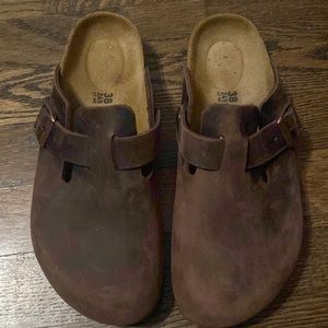 Brown oil leathered Habana Birkenstock clogs